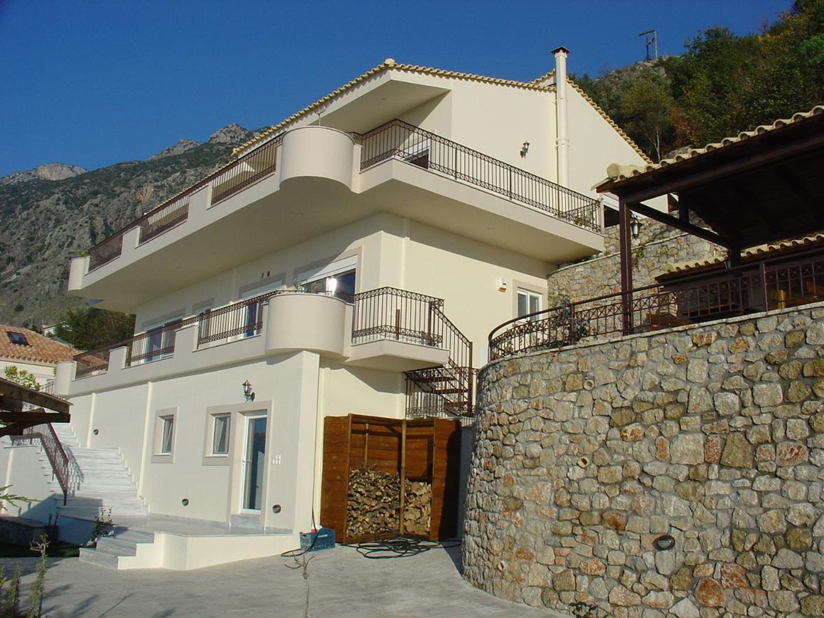 Verga First Floor Apartment Dış mekan fotoğraf
